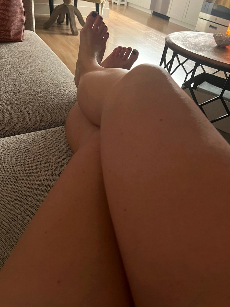 Kapalı bir bayana göre oldukça cesur pozlar veriyorum bence