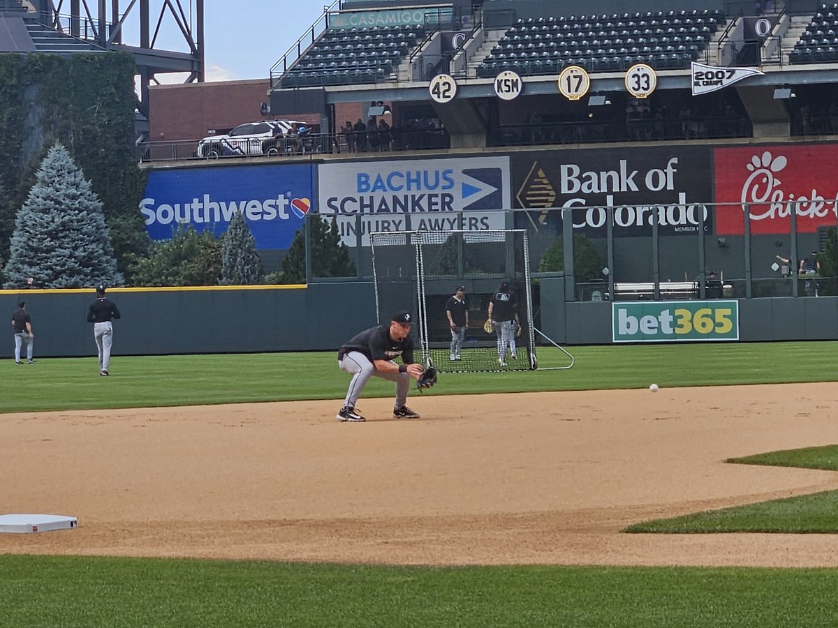 Colson Montgomery taking some ground balls at shortstop, where he will make his MLB debut tonight for the White Sox against the Rockies.