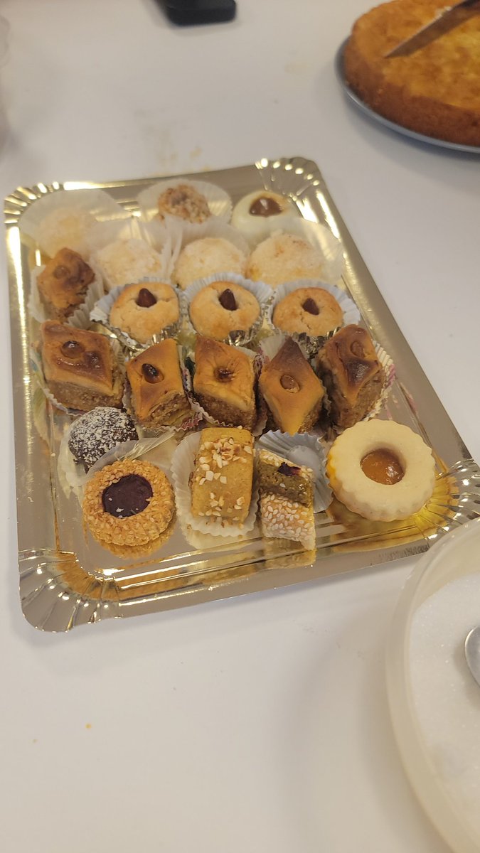 Un moment de partage entre associations des parents d'élèves de l'école Jean Moulin et l'équipe du centre de loisirs la voie blanche. Une belle cohésion ! Delphine Lefebvre est exceptionnelle et nous sommes fières de l'avoir parmi nous. <a href="/MA_Jamet/">Marc-Antoine JAMET</a>