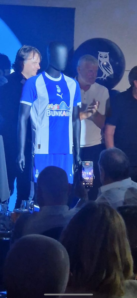 JackMillar101's tweet image. Well clearly the effort this year hasn’t gone into the kit but fuck it we are football league again so I’ll let them off.😂 Probs sell more training tops than home shirts next season. #oafc