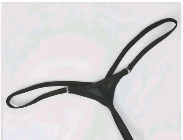 constable_denis's tweet photo. Ladies what is it the secret of wearing this thing 🙄😏 https://t.co/QTG9jV8uSP