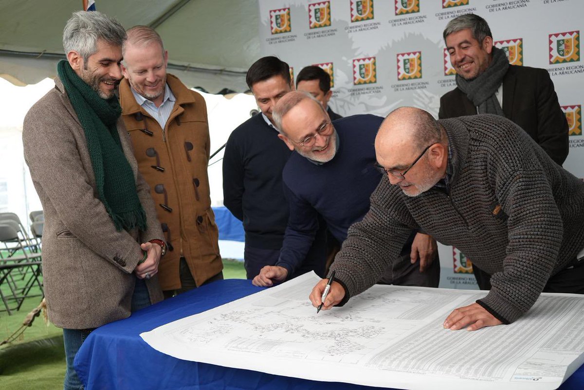 🚰 Histórica inversión en agua potable para Freire y Nueva Imperial

Con más de $12.245 millones de inversión, el #GORE Araucanía dio inicio a un proyecto clave: la construcción del Sistema de #APR para las localidades de Chucauco, Santa Paula y Nueve de Julio.