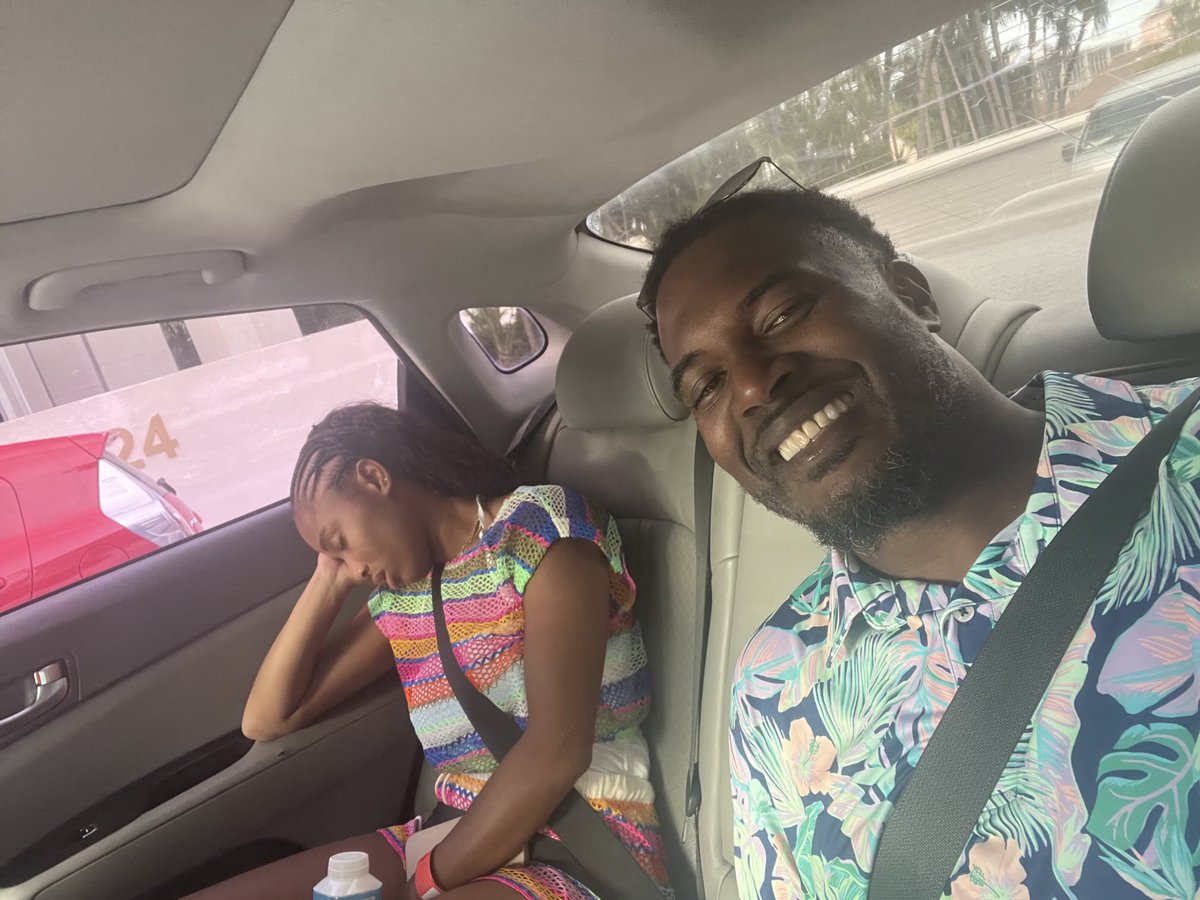 Aquaventure wore someone out today! Daddy 1 Daughter 0!!! 😂😂😂
#Payback #GradTrip #JetSkisDidIt