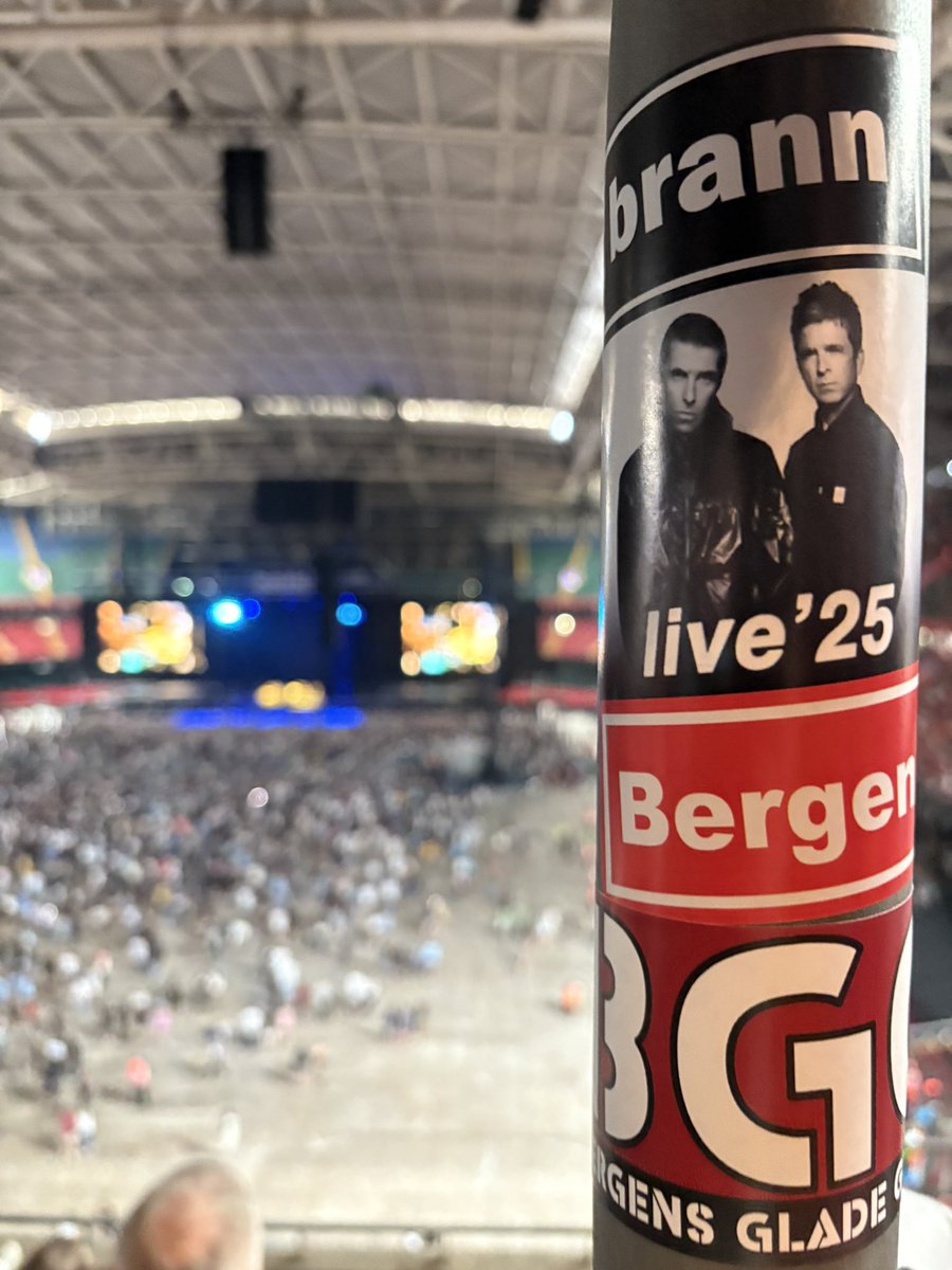 Hanhinn's tweet image. Medlemmer fra BGG måtte selvsagt få med seg Oasis sitt comeback.