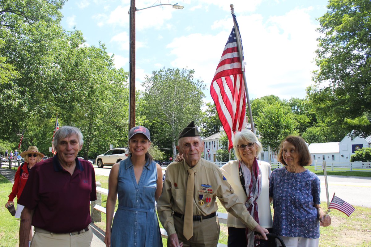 MaggieG603's tweet image. It was an honor to recognize Leonard Merrill, an American hero and World War II veteran, this morning in Amherst.
For 100 years, this extraordinary patriot has given his life to our country. Two Purple Hearts, the World War II Victory Medal, and the Bronze Star. I hope you join…