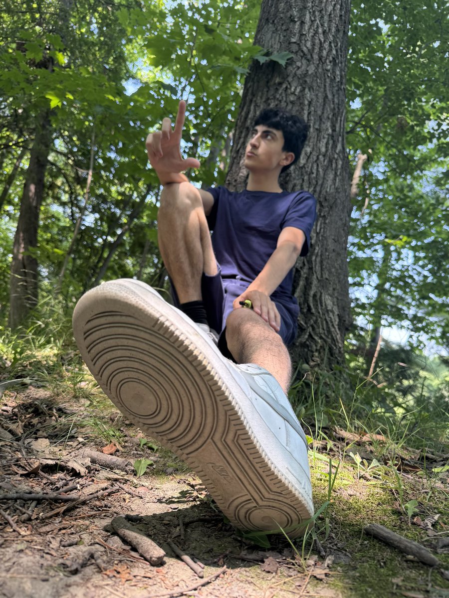 Sukimasters's tweet photo. Dirty teen shoes control your mind…. #findom #teenfeet https://t.co/4c2dXbUNsr