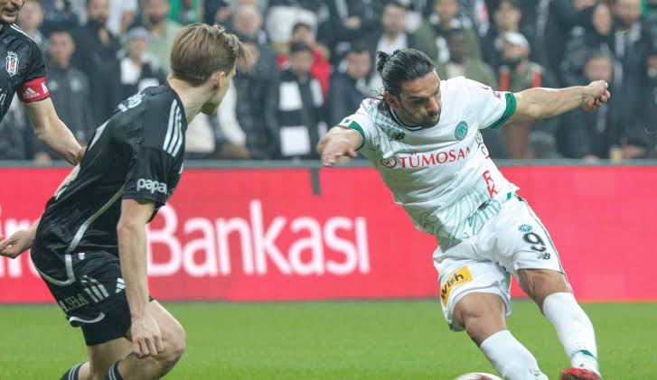 Bizde şöyle bir golcü var farkinda değiliz çok deil 20 maç sağlıklı bir Muhammet demir şu liglerde 25-30 gol bantina ulaşır 1.lig dahil durdurabilicek savunma hiç bir takımda yok adem hoca birde Muhammet demir Emrehan ikisilisini monte etmeyi başarırsa şaka dehil 35 gol net katkı