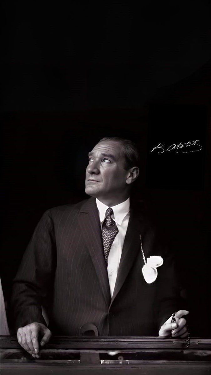 yarennuy's tweet photo. Şu hayatta bir ATATÜRK'ü,
Birde ATATÜRK'ü seveni seveceksin. https://t.co/ci4THQb82i