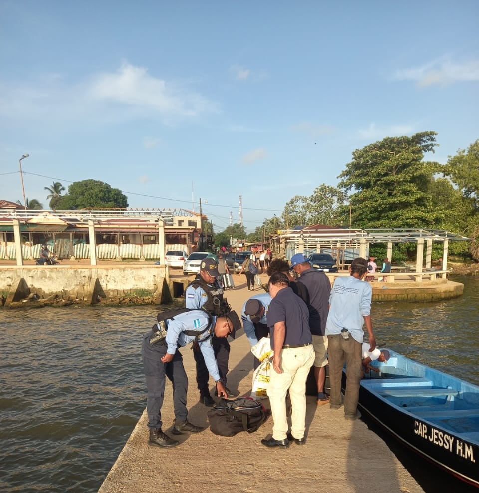 Udep09's tweet photo. #OPERATIVIDAD
AGENTES DE LA UDEP-09 IMPLEMENTA DIVERSAS ACCIONES PREVÉNTIVAS EN GRACIAS A DIOS, DURANTE EL FIN DE SEMANA. https://t.co/k7CobKXgNv