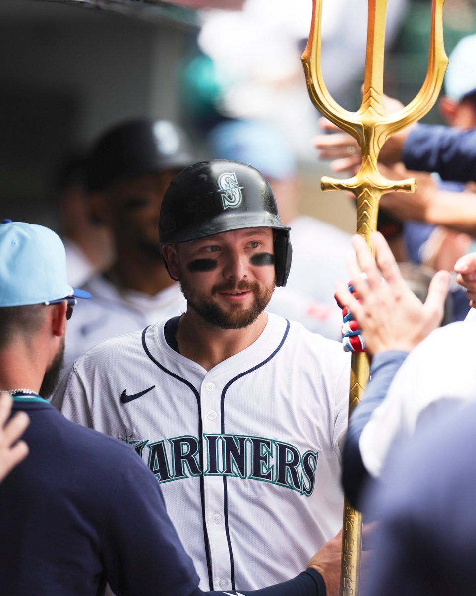 Cal Raleigh is on pace to hit 64 home runs this season