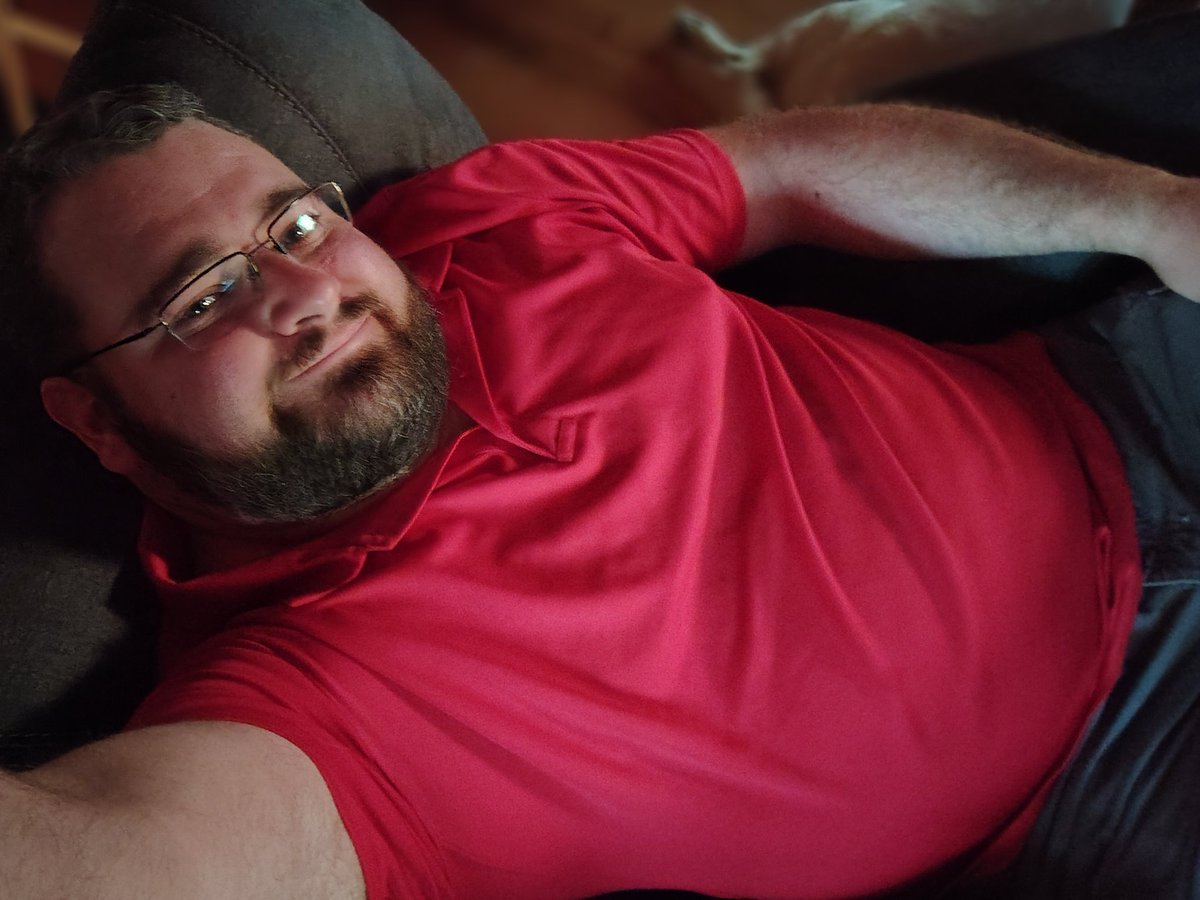 Spent most of the day with family, now I need naked cuddles in the AC. Since I'm alone, I'll settle for a nap in the recliner I guess