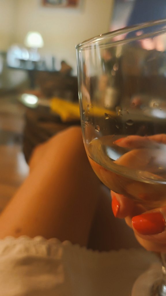 A la ausencia no hay quien...

se acostumbre....

Otro sol, no es tu sol....

Aúnque te alumbre... 🥲
                                   M. Benedetti 

Si podéis.. soñar bonito 

Al fin y al cabo.... 

Es cuándo vives 🌙🌙✨✨