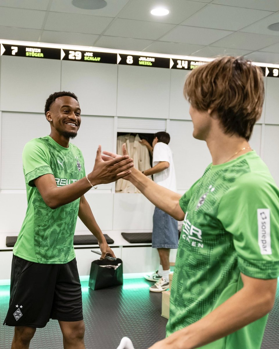 borussia_jp's tweet photo. おかえり！💚

#ボルシアMG #板倉滉 https://t.co/h7UDWxeRr0