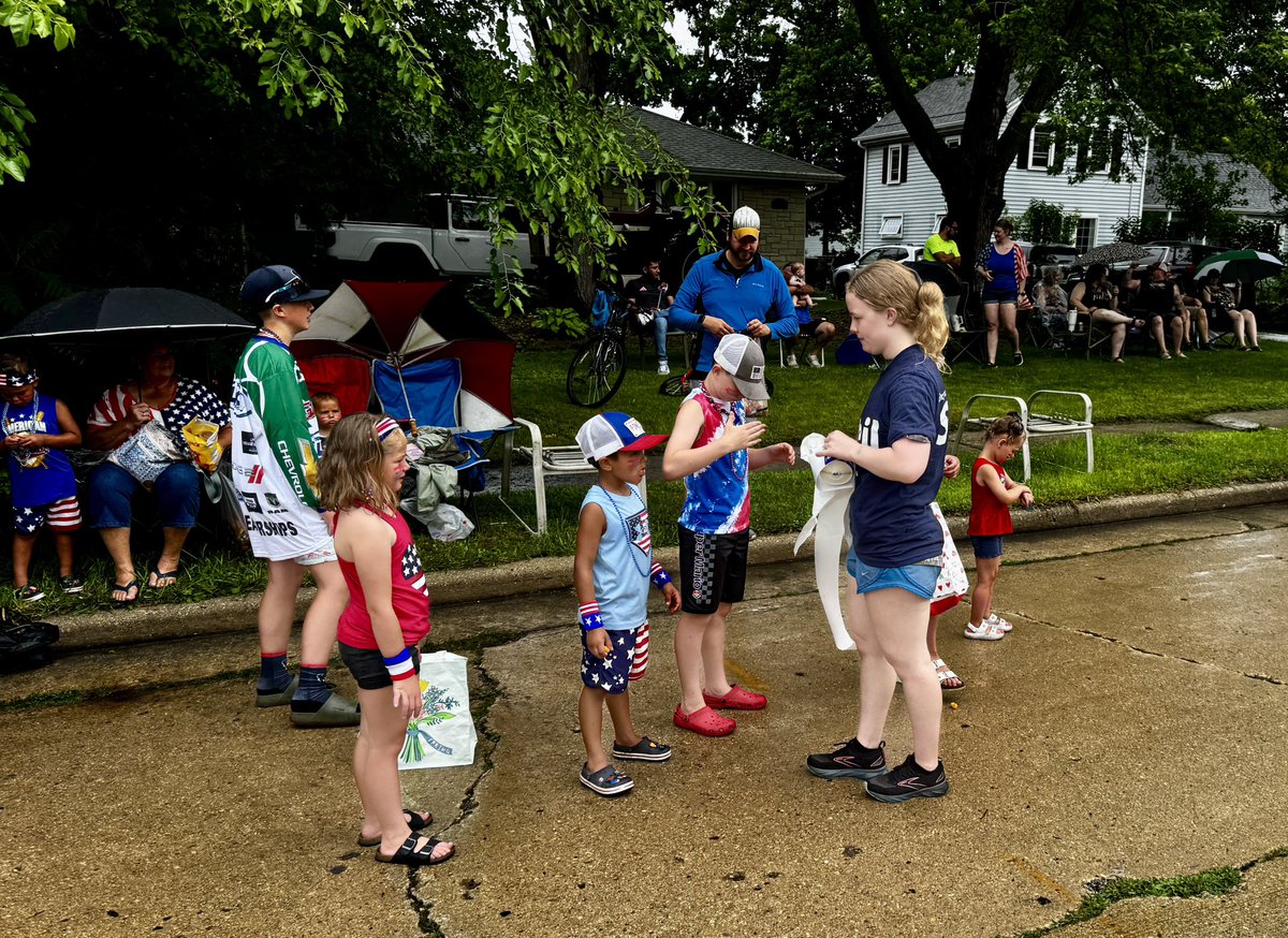 It was great to join the <a href="/BryanSteil/">Bryan Steil</a> crew in Waterford today for the 4th of July Parade! 🇺🇸