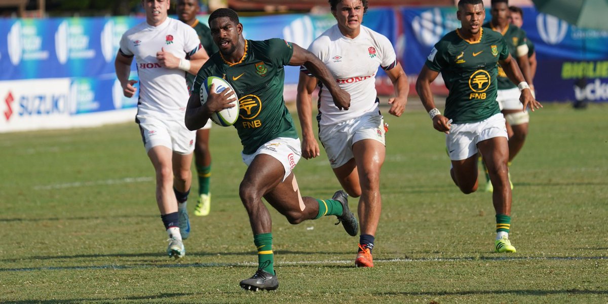 newsnoteSA's tweet photo. The #JuniorSpringboks outplayed England in a crucial Pool A match at the World Rugby U20 Championship in Rovigo on Friday, showing massive defensive grit, which helped them overturn a 14-point deficit to remain unbeaten in Italy. England’s defence of their #WorldRugbyU20Championship title is on a knife-edge after they went down to 32-22.