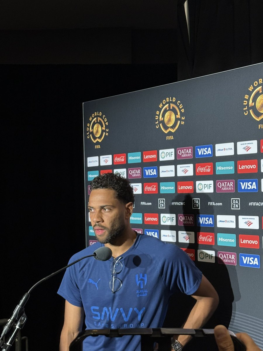 لودي لاعب #الهلال:
سلبنا الحكم ركلتي جزاء.
هذه ليست أعذار، الحكم كانت قراراته لمصلحة فلومينينسي.