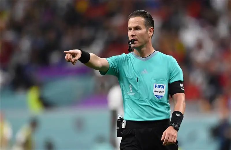 I don’t like to speak on that way but this guy made me to chock my brain with his decisions , unbelievable! 
We play football with no racism 
<a href="/fifaworldcup_ar/">كأس العالم FIFA 🏆</a> 
<a href="/FIFAcom/">FIFA</a>