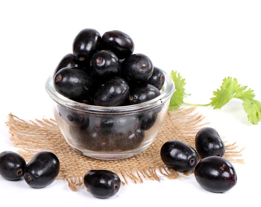 khalid_nasim's tweet image. #Javaplum or #Jamu
A #Pakistani summer fruit!

Replenishes energy levels
Boosts the presence of antioxidants &amp;amp; flavonoids
Prevents chronic diseases
Fight against free radical cell damage
Vitamin C
CHO, protein, iron, magnesium, potassium, phytochemicals, &amp;amp; polyphenolic compounds