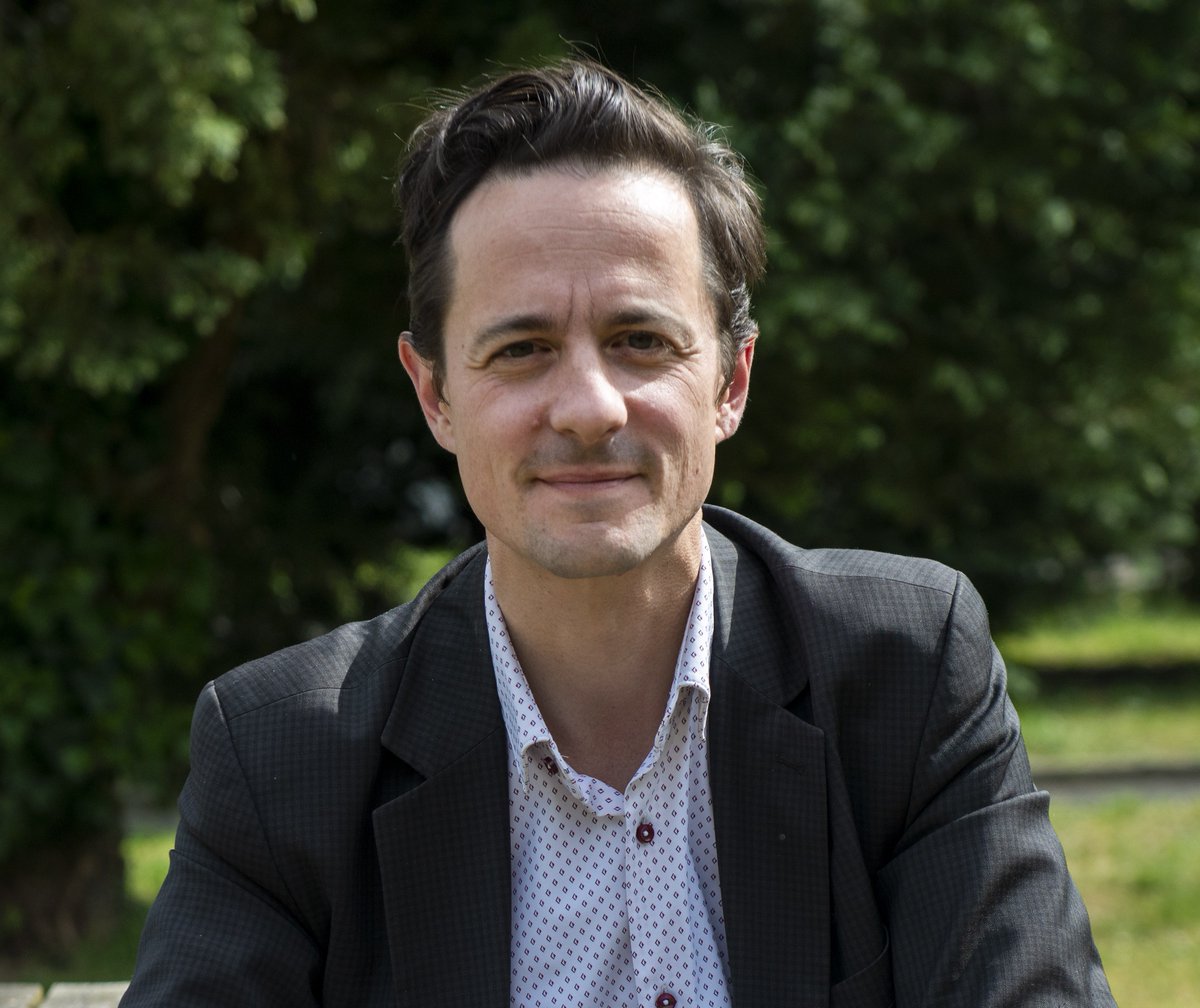 🔎[En débat] Clément Bosqué, philosophe, nous éclaire sur la place de la philosophie dans le travail social.
Dans un ouvrage récent, ce spécialiste de l’éthique et du management, explique les bénéfices de la philosophie pour les acteurs des solidarités.
👉 buff.ly/CclkVGB