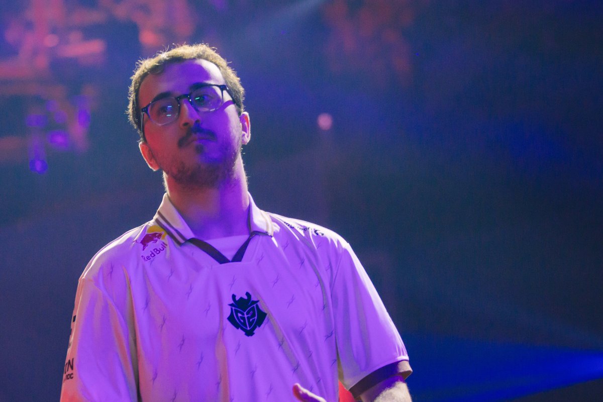 Après j'aimerais quand même le redire pour Skewmond psk oui j'suis critique sur son playstyle mais ça reste un putain de ROOKIE

Et il a aussi fait des games très intéressantes à ce MSI

Il a besoin de progresser, d'apprendre, mais ça change rien à son excellent potentiel