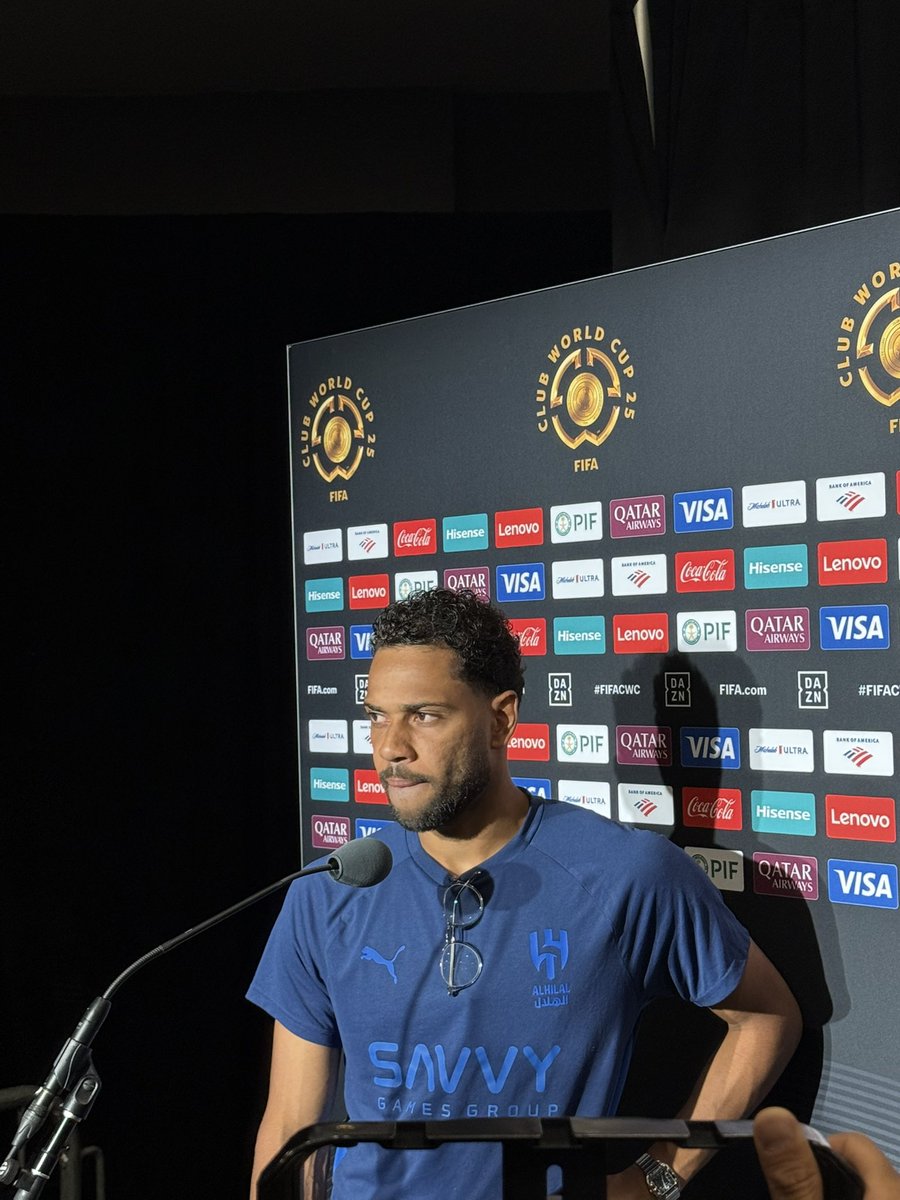 لودي عن استمراره مع #الهلال:
مع كل نهاية موسم يكثر الحديث عني وعن آخرين.
دعونا نرى ماسيحدث، القرار للمدرب انزاغي وصانع القرار.