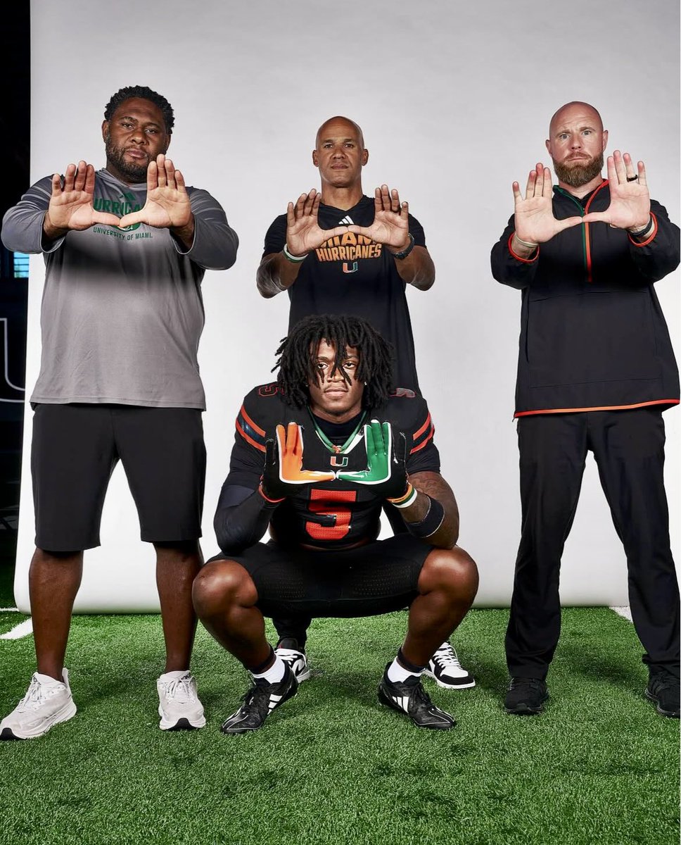 _DFranklin's tweet image. βWe want guys who wanna be Canes.β
β26 π§‘πππ½ #TrenchWork
@charles_a4