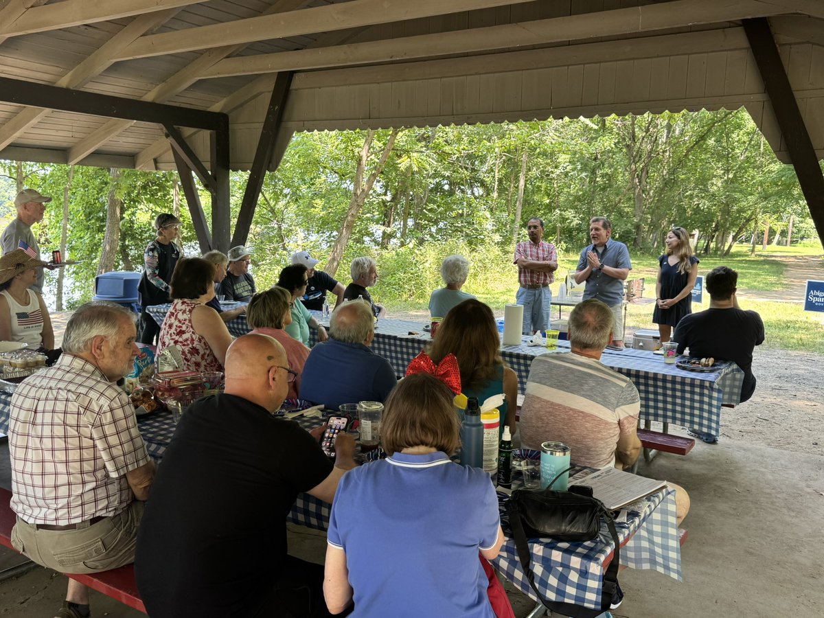 DavidReidVA's tweet image. The Annual Algonkian 4th of July Picnic is always a highlight, great food, good company, and time spent with neighbors. Grateful to the Algonkian Dems for putting together another fantastic event! 💙🇺🇸 #happy4thofjuly