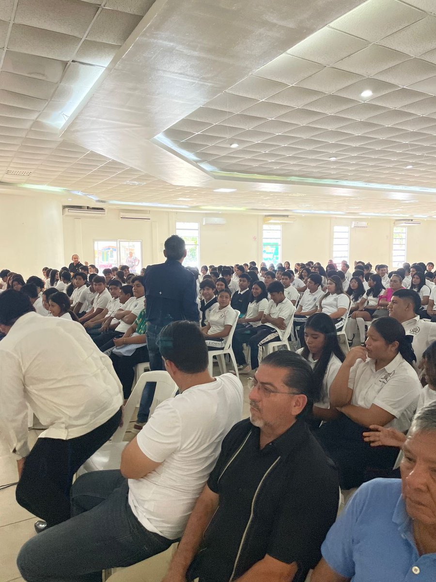 JesusAliTabasco's tweet image. 🏆Presentamos el Taller para la Prevención de Adicciones en Frontera, Centla, Tabasco. Muchas gracias al Maestro Gerardo Valenti por la magnífica organización y gracias al ayuntamiento por las atenciones. @SEGOB_mx @GobiernoMX #ConstruyendoLaPaz