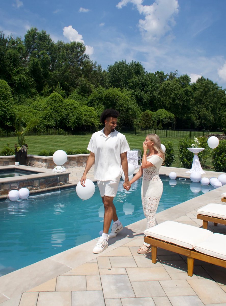 Congratulations to former Louisville Cardinals standout Jordan Nwora, who popped the question today! 💍