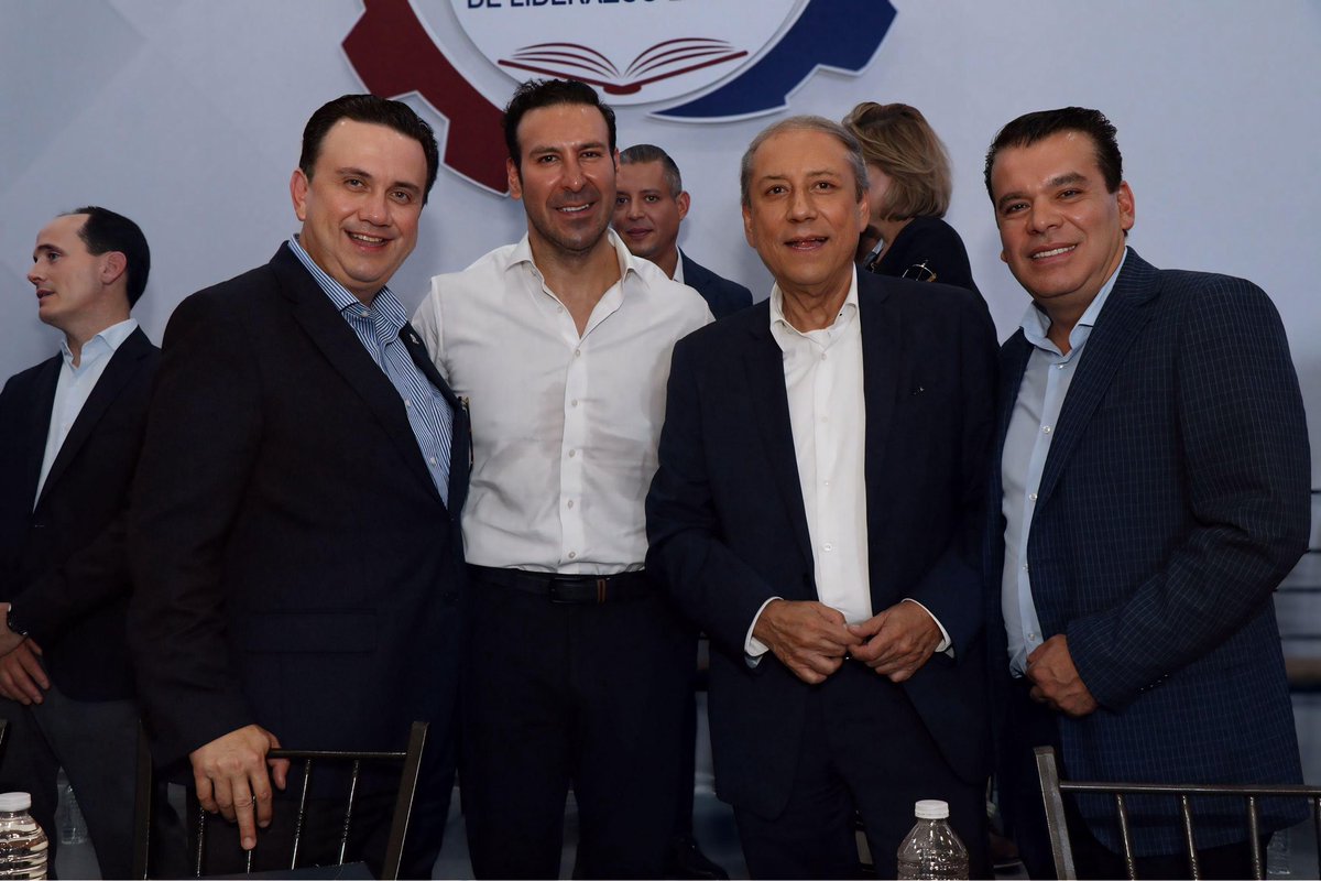 🔵 Nuestro Presidente Nacional, <a href="/jsierraalvarez/">Juan José Sierra</a>, participó en la inauguración de la Escuela Nacional de Líderes Laborales, impulsada por la Universidad Laboral de México 4.0 “Miguel Ramos Arizpe”. 🤝📚

Desde #Coparmex reconocemos la importancia de fortalecer el diálogo social