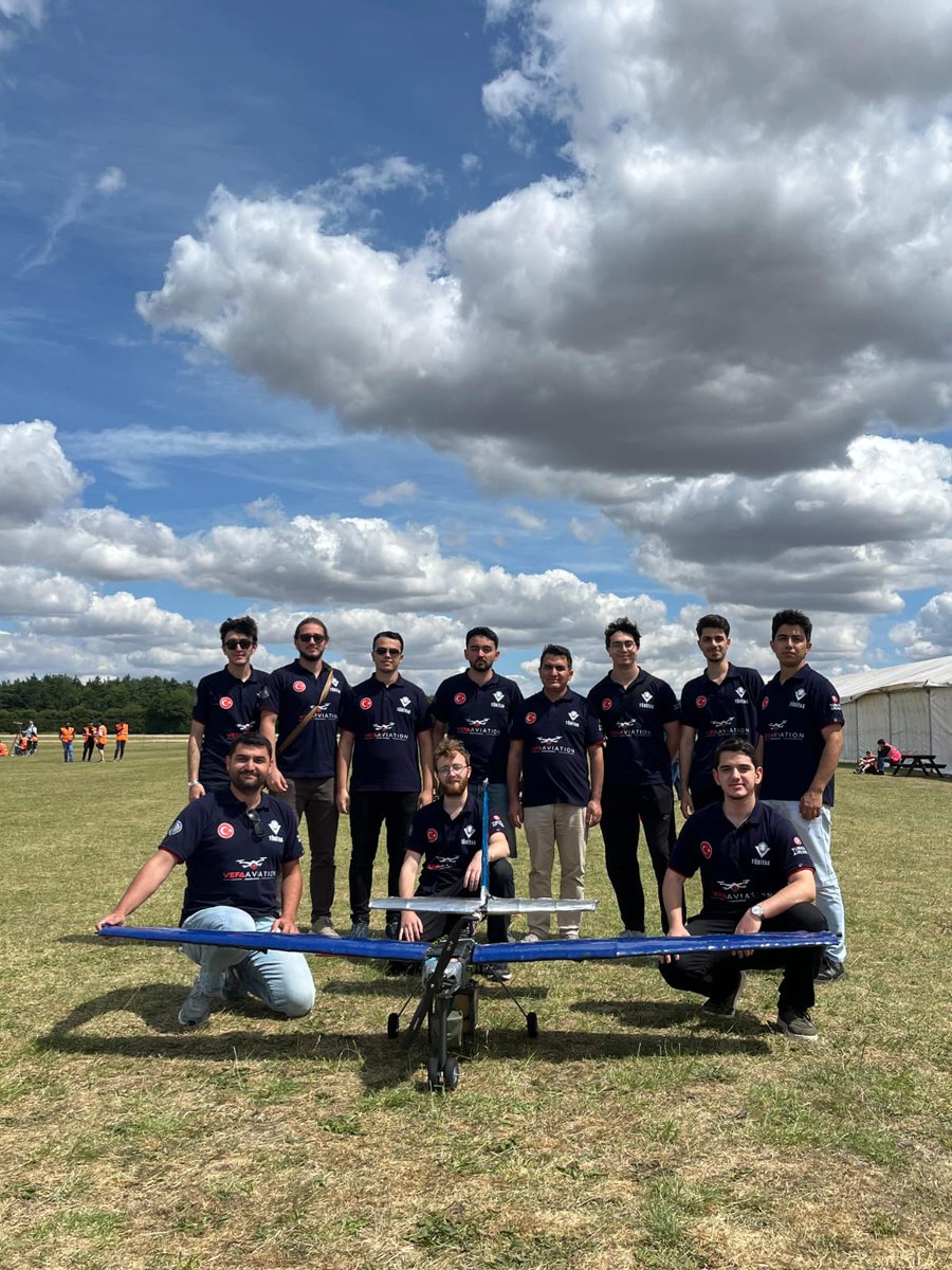 kam_erol's tweet photo. İngiltere'de BMFA Buckminster’da düzenlenen UAS Challenge yarışmasına bu yıl ilk kez katılan VEFA HAVACILIK İHA Takımı, final etabında başarılı bir şekilde uçuşlarını tamamladı. Takımımızı gösterdikleri üstün çaba ve elde ettikleri başarıdan dolayı yürekten kutluyorum. https://t.co/hqJlGZJMsG