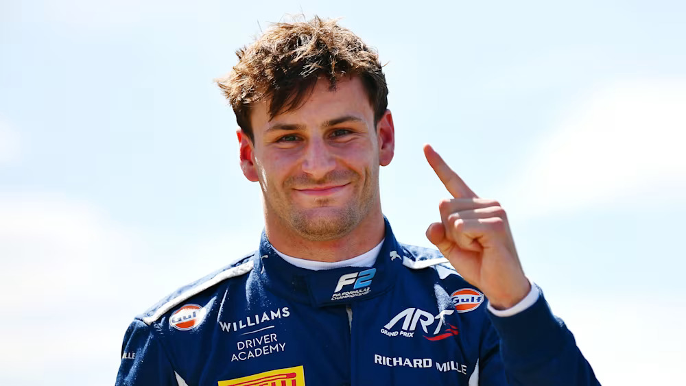 Victor Martins takes feature #F2 pole in Britain ahead of Alex Dunne and Jak Crawford.

Fornaroli pips Lindblad for sprint race pole, as Tsolov claims back-to-back in #F3:

formularapida.net/en/f2-martins-… #FIAF2 #FIAF3 | <a href="/MsportXtra/">#MsportXtra ©</a>