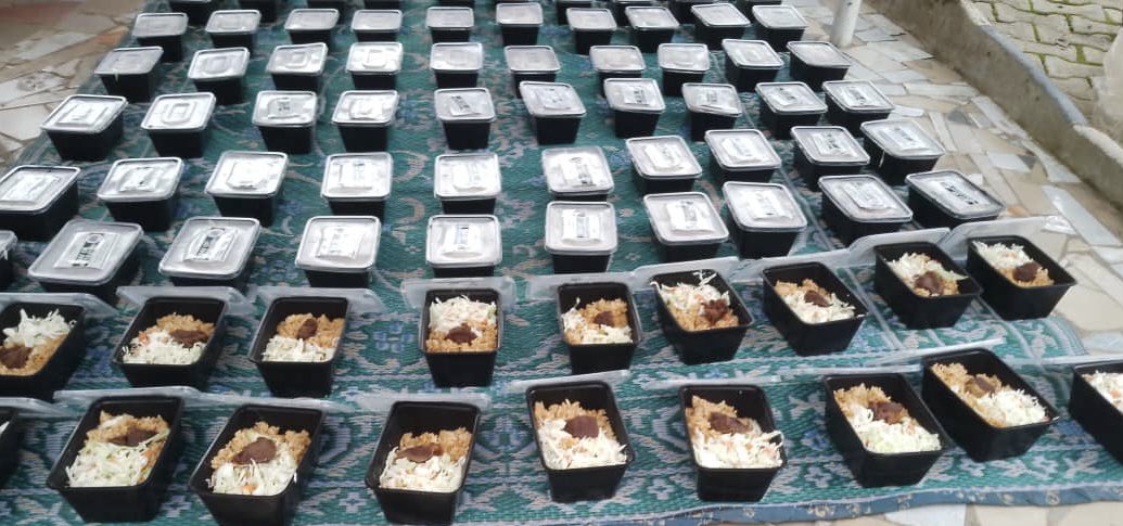 Almasaakin_'s tweet photo. Day of Tasu'a iftar meal preparation within Osun state
Meal prepared: Jollof rice and beef with coleslaw. A bottle of soft drink
Distribution area: Iree and Central Mosque Ikirun.
#Tasu'a #iftar #1447AH #2025 https://t.co/sptsGUlWjR