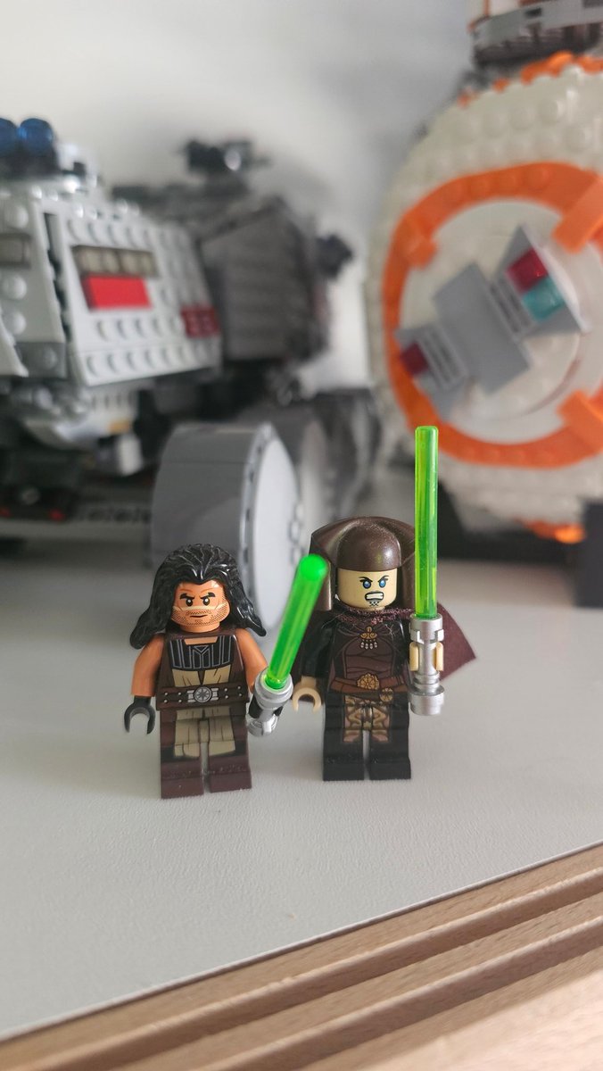Dankzij Reddit ontdekt dat deze 2 minifigures samen intussen 100 dollar waard zijn, en ik denk dat deze onbewust mijn beste investering ooit waren.