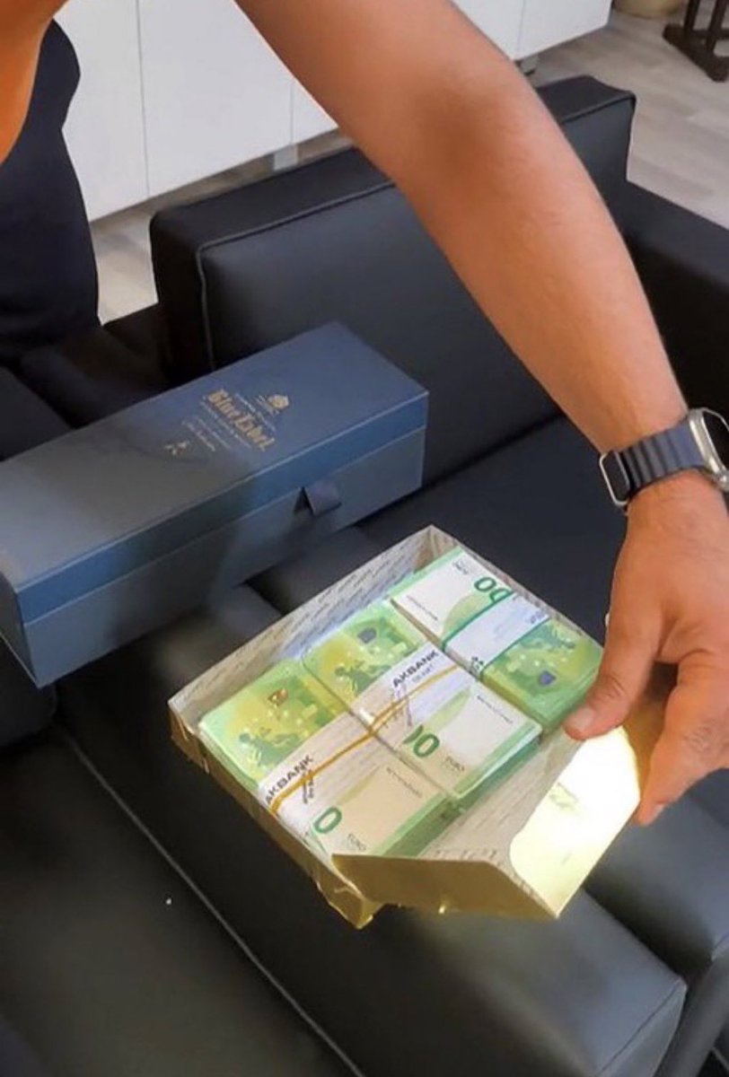 Antepliler şaşkın.😳😳😳😳

Bu nasıl baklava?