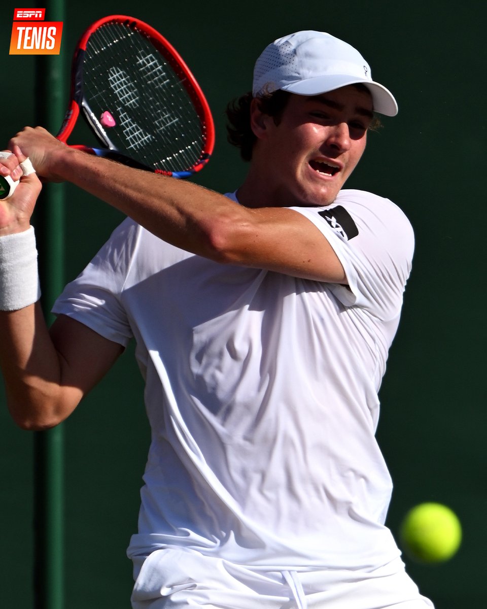 ¡JARRY ELIMINÓ A FONSECA! 🇨🇱👊

En el clásico sudamericano, el chileno se impuso por 6-3, 6-4, 3-6 y 7-6 (4) ante el brasileño y avanzó a octavos de final de #Wimbledon. 👀

🔜 El local Cameron Norrie lo espera en R4.
