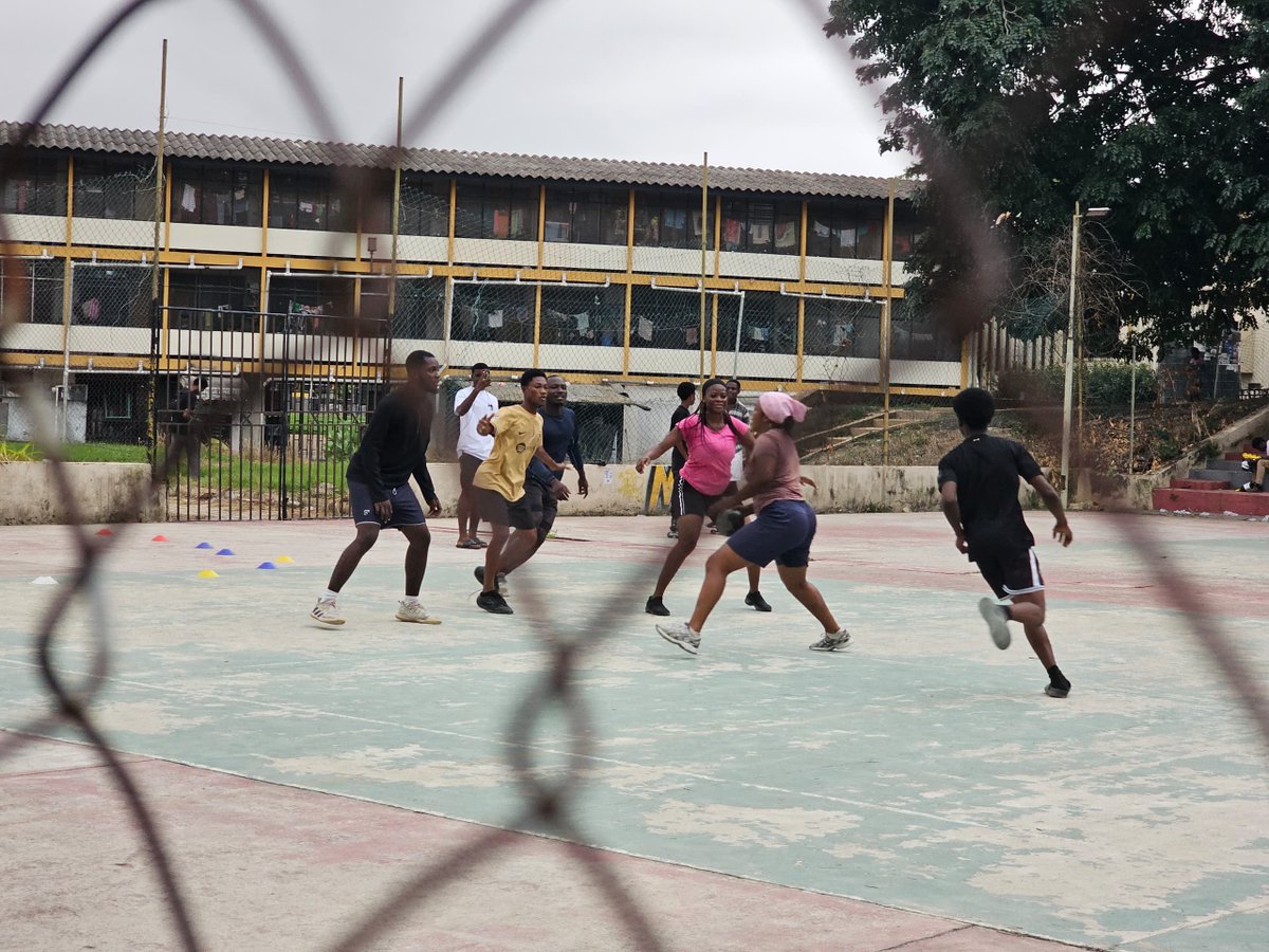 No lectures, no limits, just handball.  KNUST students hit the court today for a holiday showdown, trading books for bounce passes and fast breaks.

📷 | Emmanuel Kwasi Debrah