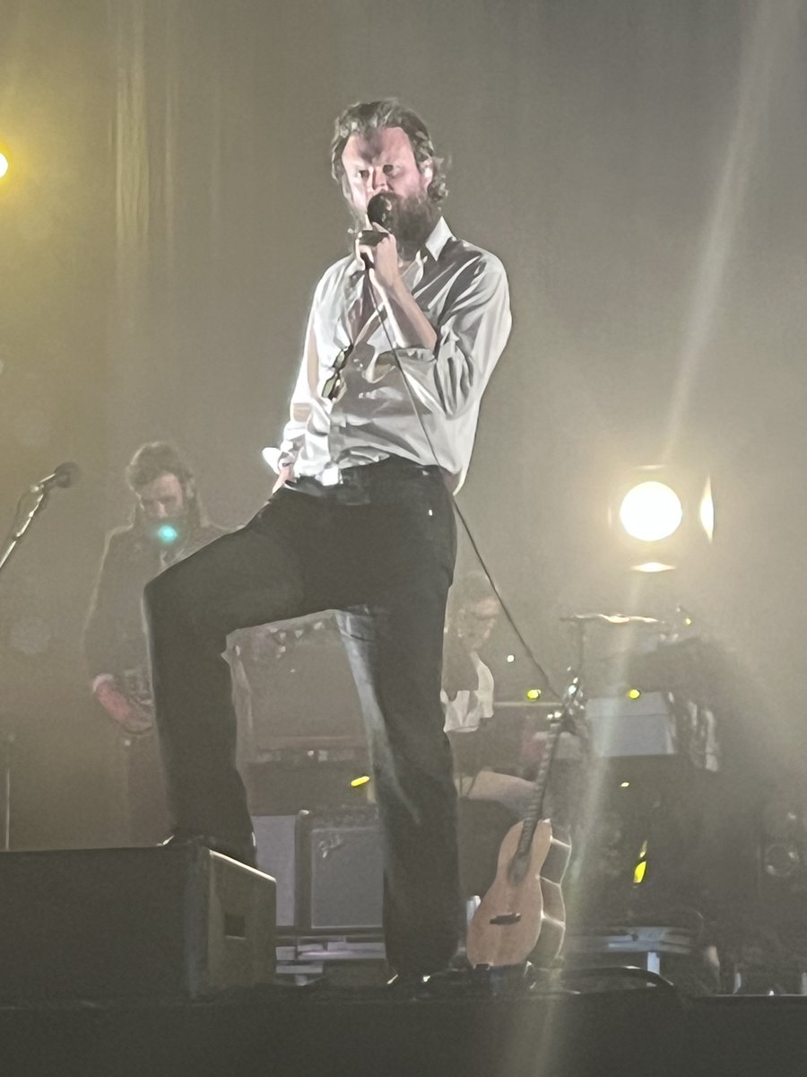 tigger1970's tweet photo. @fatherjohnmisty https://t.co/YEtou1goiY