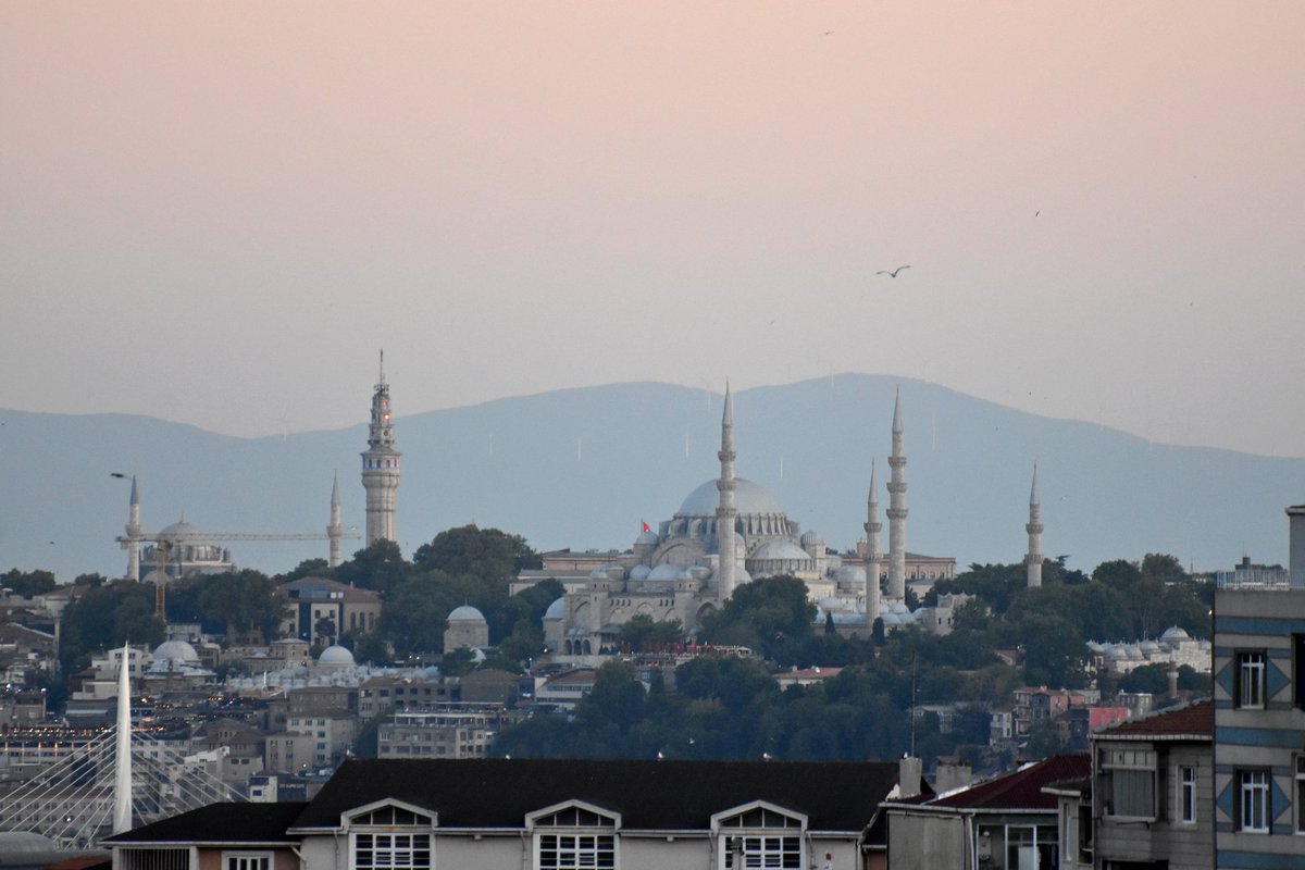 Süleymaniye Mosque at sunset today 
#istanbul