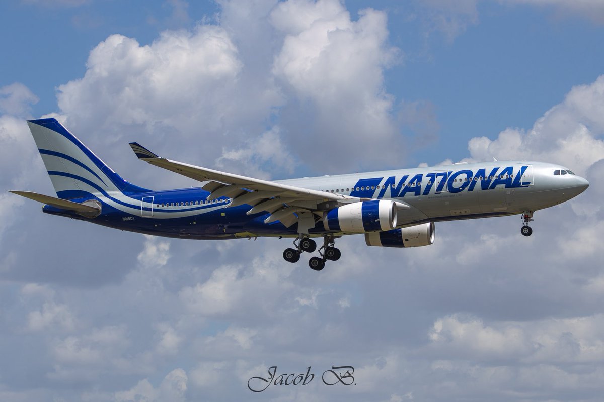 JacobBurgardtWX's tweet photo. National Airlines A330 arriving into KSLN!! #avphoto #aviation #airliner https://t.co/KdcrVik7n2