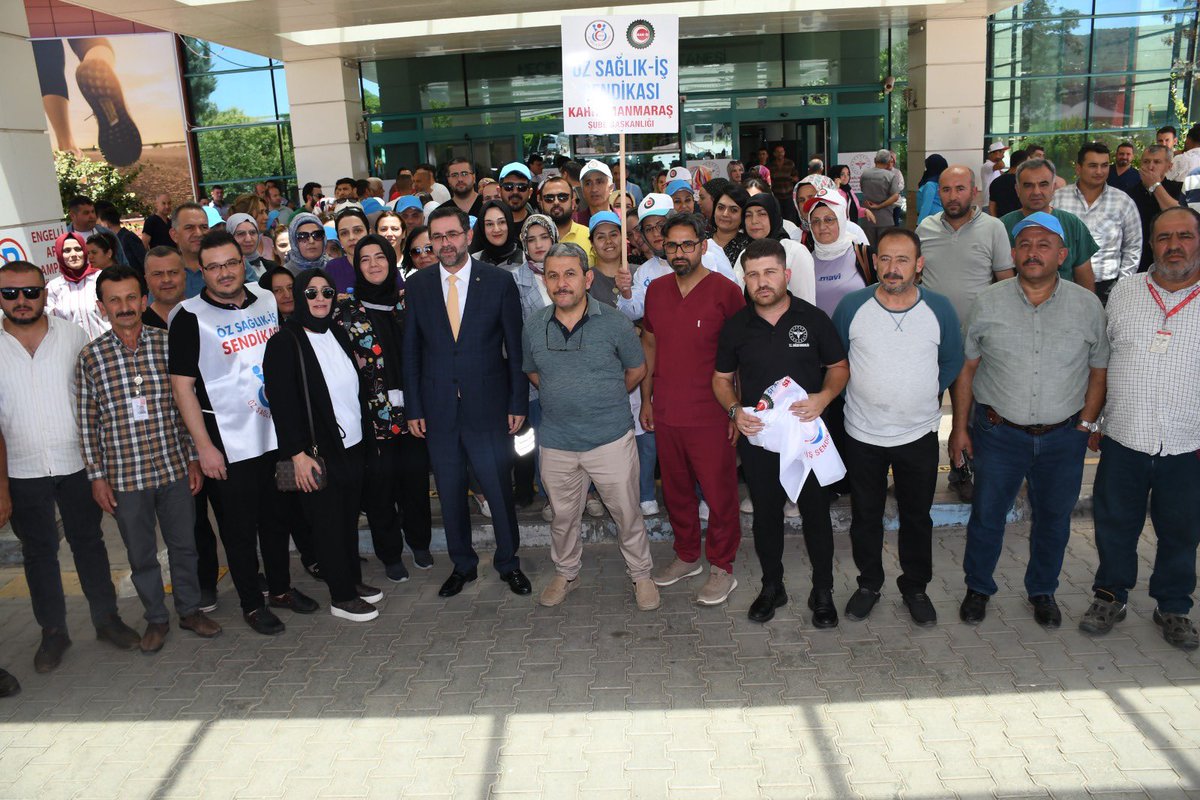 Emek veren biziz, hak ettiğimizi istiyoruz! #işçihakkınıistiyor <a href="/RTErdogan/">Recep Tayyip Erdoğan</a> <a href="/isikhanvedat/">Prof. Dr. Vedat Işıkhan</a> <a href="/iletisim/">T.C. İletişim Başkanlığı</a> <a href="/memetsimsek/">Mehmet Simsek</a>