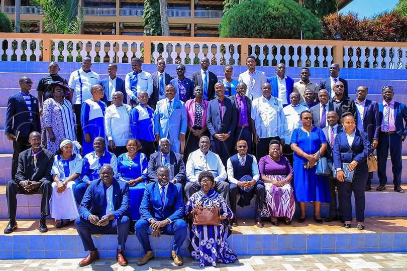 MUNNANSI WEEYOGERERE: 
Katwogere ku ntegeeragana eyatuukiddwako wakati wa People's Front for Freedom (PFF) ne Alliance for National Transformation (ANT) okukolera awamu nga twolekera okulonda kwa 2026. Oyinza n'okuteesa mu ddoboozi lyo ku 0703-275258.