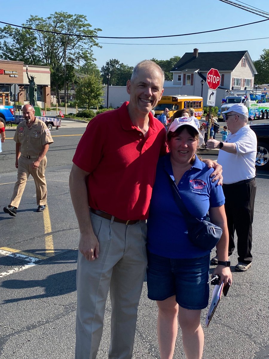 JayWebberNJ's tweet image. The Community of Volunteers lived up to its name today w/an outstanding patriotic display! 🎉
Thanks to Suzanne Herold & all who keep the American spirit alive & well! 🇺🇸
#FlorhamParkNJ