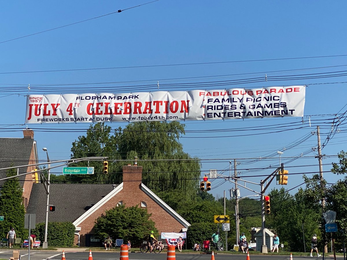 JayWebberNJ's tweet image. The Community of Volunteers lived up to its name today w/an outstanding patriotic display! 🎉
Thanks to Suzanne Herold & all who keep the American spirit alive & well! 🇺🇸
#FlorhamParkNJ