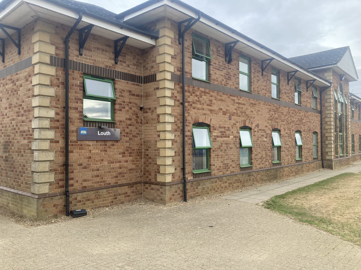 AHTSPCEDS tweet media