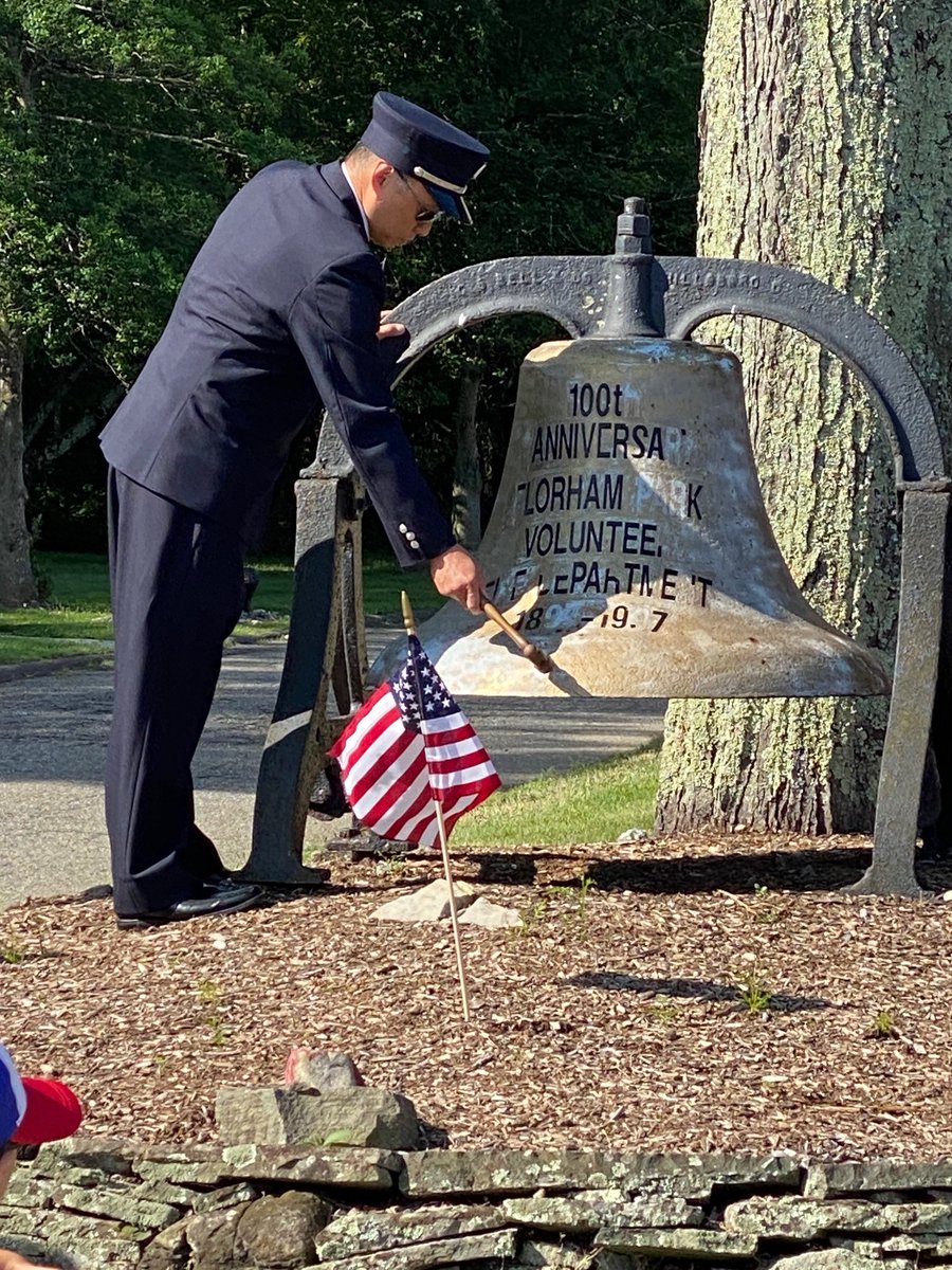 JayWebberNJ's tweet image. The Community of Volunteers lived up to its name today w/an outstanding patriotic display! 🎉
Thanks to Suzanne Herold & all who keep the American spirit alive & well! 🇺🇸
#FlorhamParkNJ