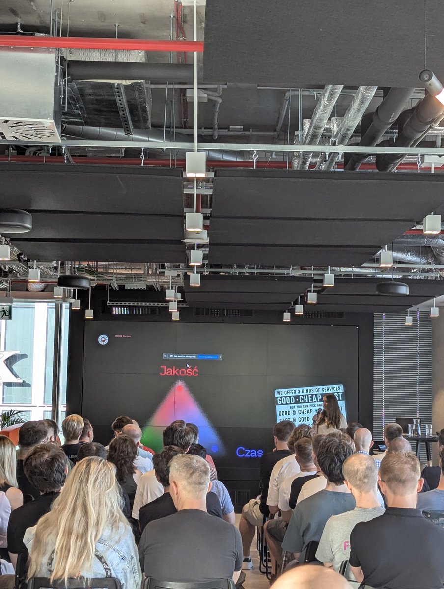 Just did a physical pen test on this hacker meetup in Warsaw. I was on the waitlist, now I'm digesting 2 subway mini subs. 
#capturethesub #warszawa