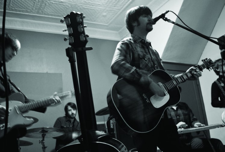the06space's tweet photo. 211,166 🎙️#SonVolt- "Dynamite" is a poetic meditation on love resilience and the emotional fallout of broken connections wrapped in #Americana grit and lyrical mysticism. "When the levee goes, the heart breaks away". #rootsrock   https://t.co/gB5sjvEil7 https://t.co/Co8rA34xsO