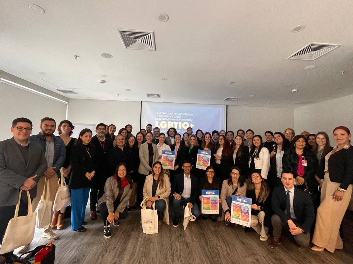 OACNUDHPeru's tweet photo. 🏳️🌈Hoy presentamos la Guía para la Inclusión de Personas LGBTIQ+ en Espacios Laborales, junto a #PrideConnection y @UKinPeru .
En el espacio coincidieron representantes del Estado, sector privado, y la sociedad civil, porque la inclusión nos involucra a todes. @free_equal https://t.co/4cIqTxU1wQ