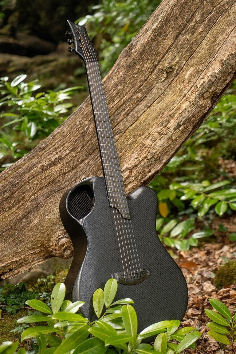 Introducing the Black Opus Series — everything you need in an Emerald, without compromise. 

Featuring a rugged Crystal Ice satin finish, LR Baggs Element Bronze pickup, and built ready to perform. Now available in X7 &amp; X20 models.

Find out more: buff.ly/PAsbsHk